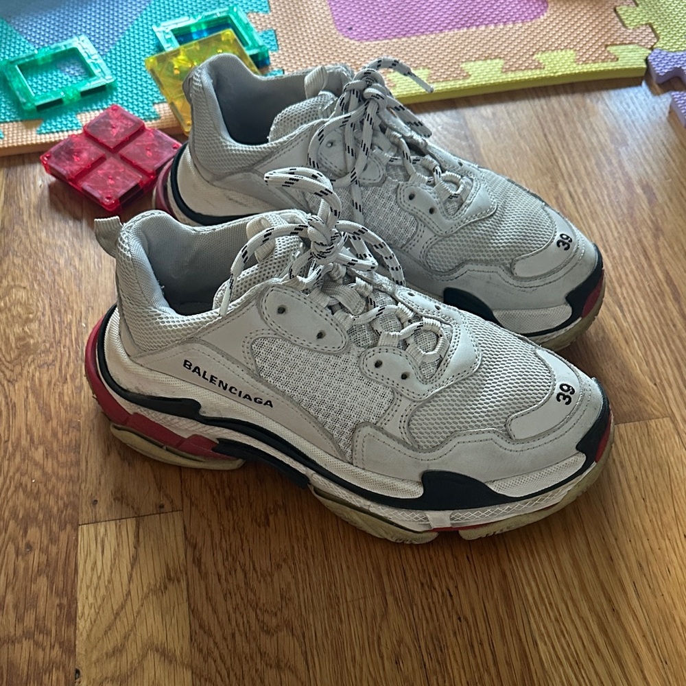Balenciaga Triple S White Sneakers - Picture 2 of 8